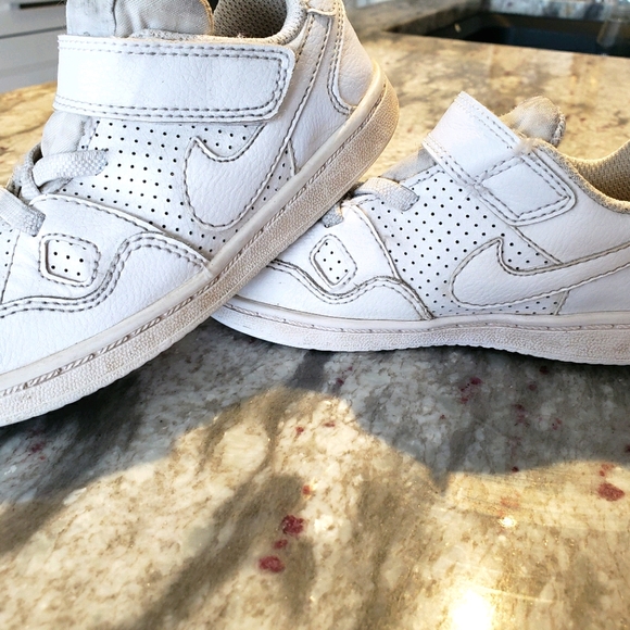 Toddler Nike Shoes - Picture 1 of 3